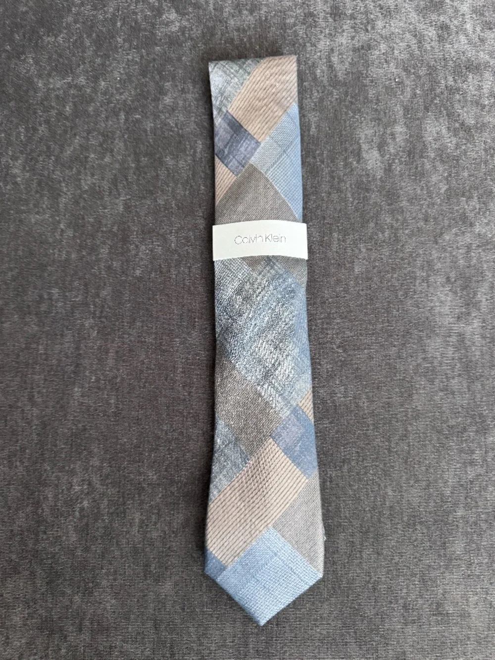 Calvin Klein geometric patterned tie